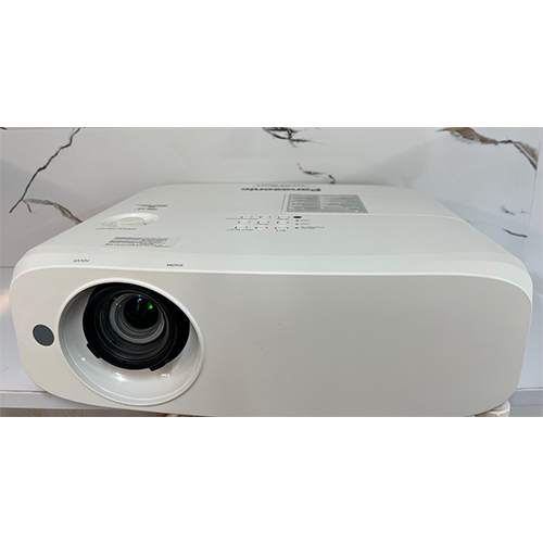 ویدئو پروژکتور پاناسونیک مدل Panasonic PT-VZ575N (استوک)