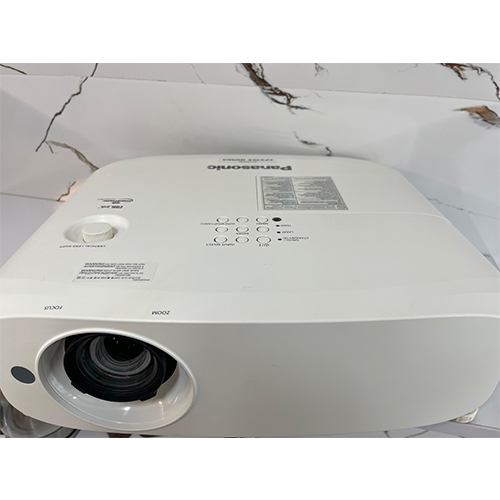 ویدئو پروژکتور پاناسونیک مدل Panasonic PT-VZ575N (استوک)